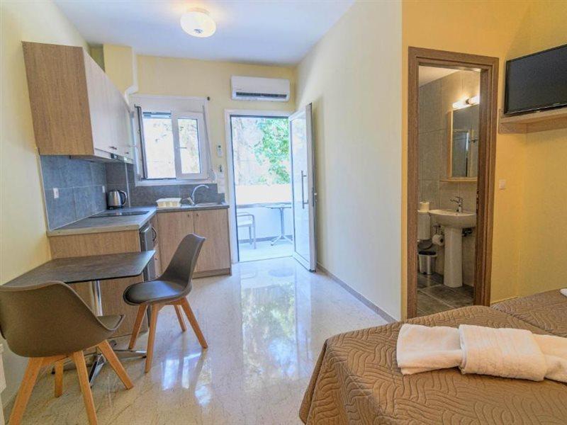 Varvaras Diamond Hotel Platanes  Buitenkant foto